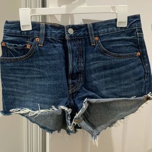 Levi high waisted shorts